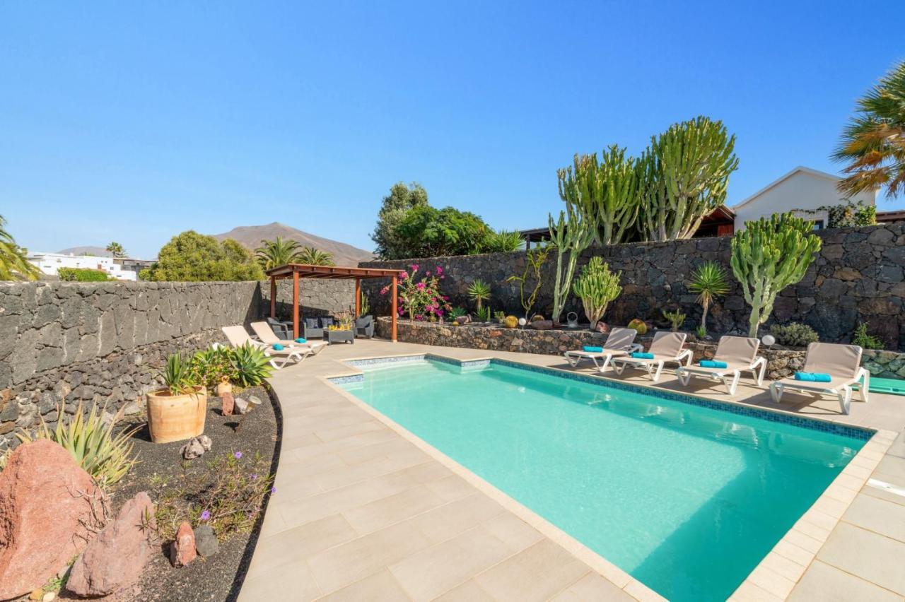 Villa Sarita Sol By Villa Plus ปลายาบลังกา ภายนอก รูปภาพ